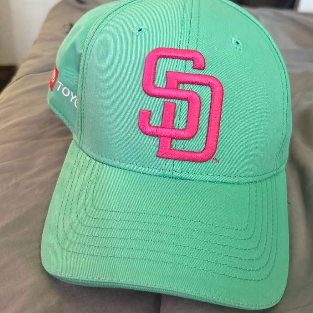 Brand new city connect snapback